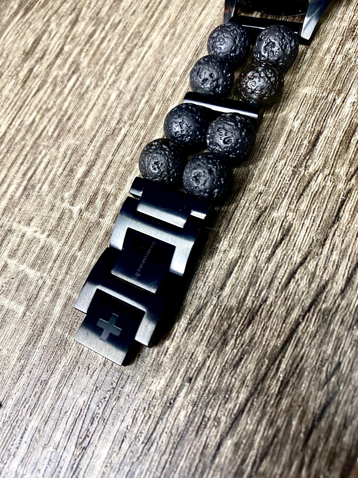 Black / Lava Rock