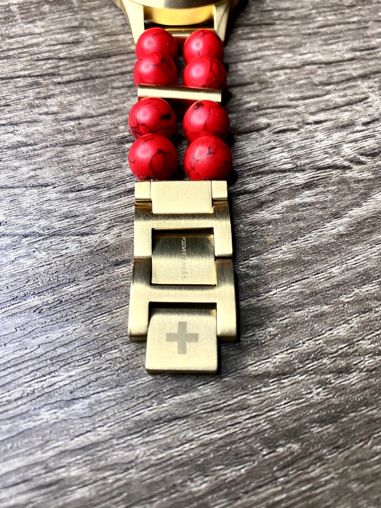 Gold / Riverstone Red